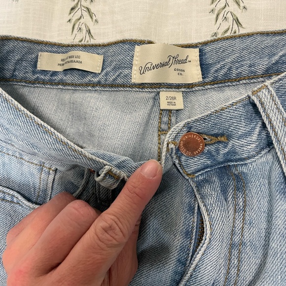 Universal Thread Womens High Rise Flare Jeans. Size 2/26R. - Picture 8 of 8